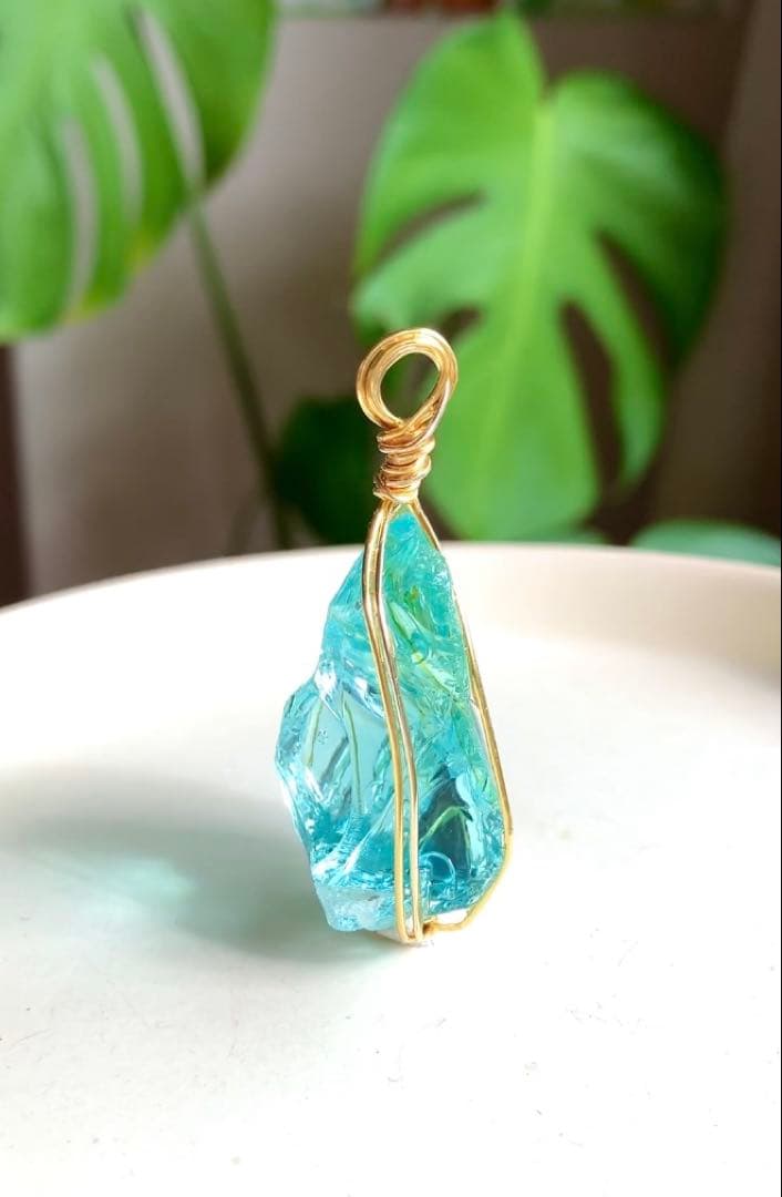 アンダラクリスタルのペンダントトップ（シアンエンジェル）