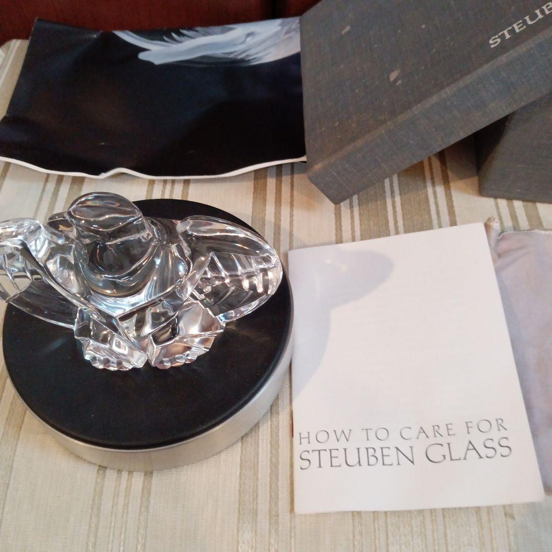 STEUBENスチューベン クリスタルガラス　イーグルの置物です。