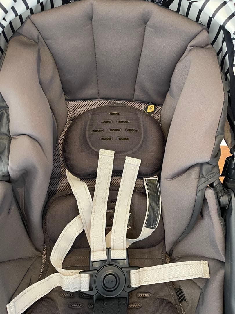 Combi コンビ ベビーカー HANDY エッグショック　メチャカルコンパクト