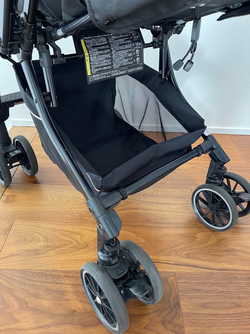 Combi コンビ ベビーカー HANDY エッグショック　メチャカルコンパクト