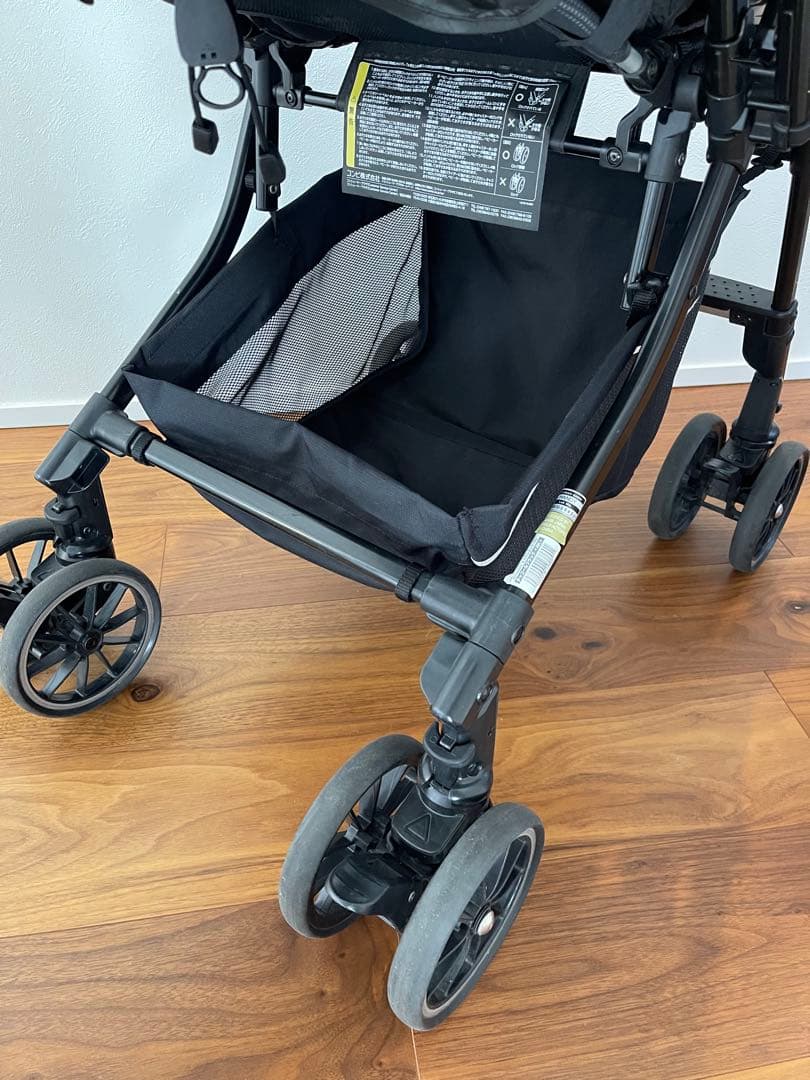 Combi コンビ ベビーカー HANDY エッグショック　メチャカルコンパクト