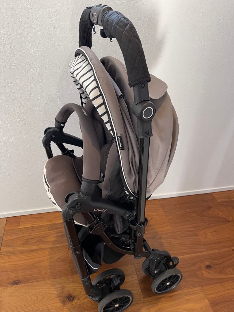 Combi コンビ ベビーカー HANDY エッグショック　メチャカルコンパクト