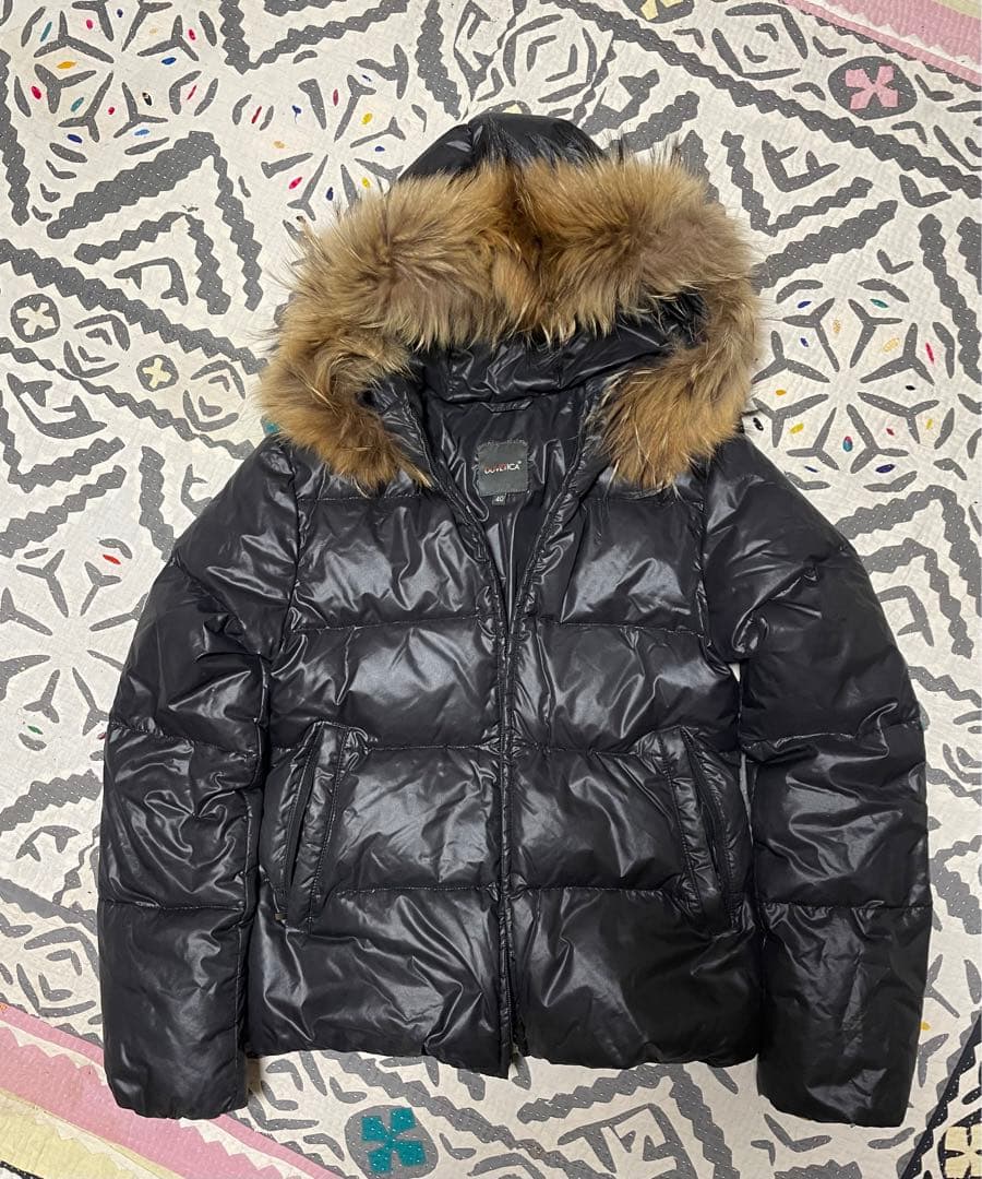 DUVETICA ブラックダウンジャケット Adhara サイズ40