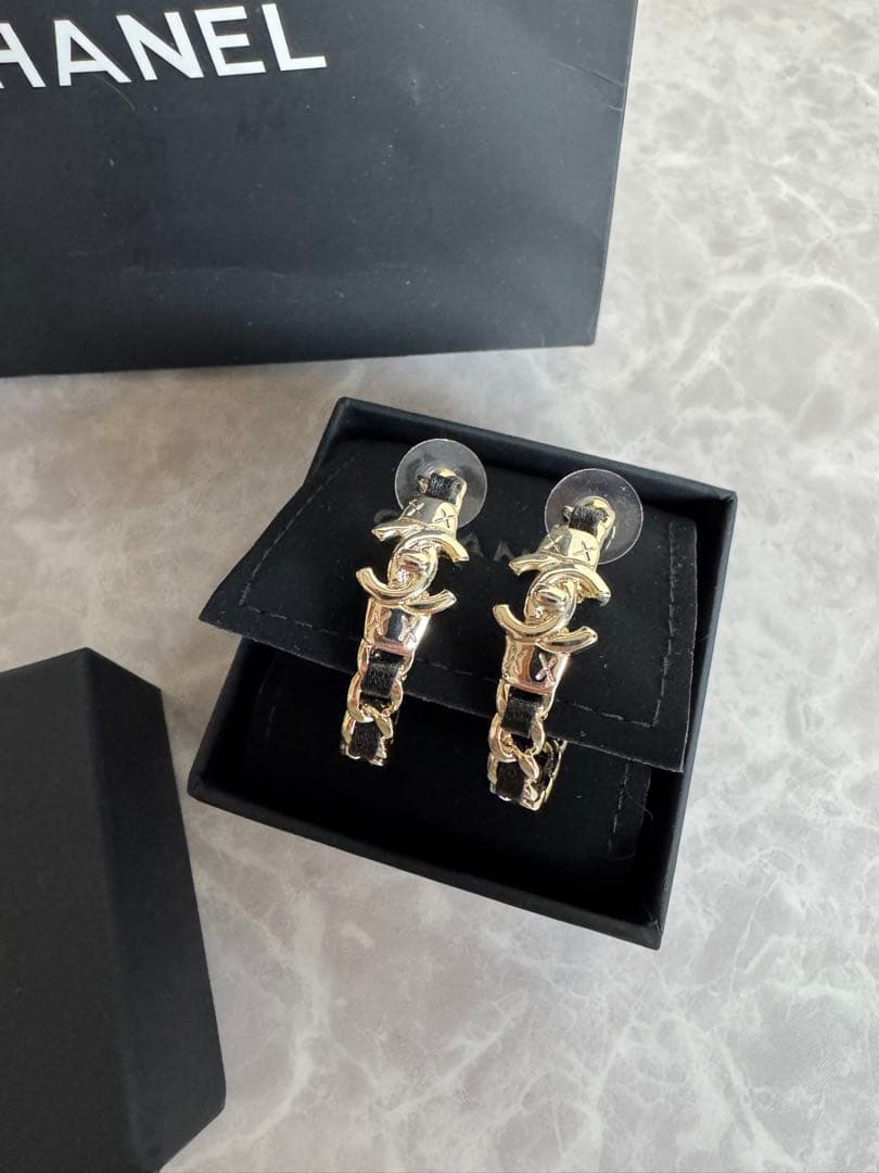 [本日限りの出品] CHANEL マトラッセ ゴールド ピアス