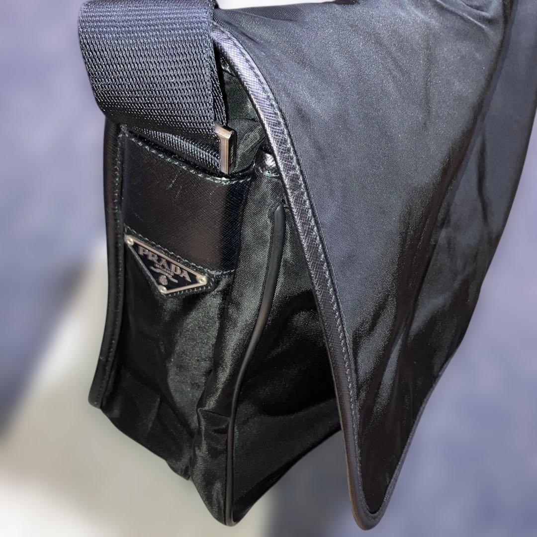 PRADAメッセンジャーバッグ　中古美品良好