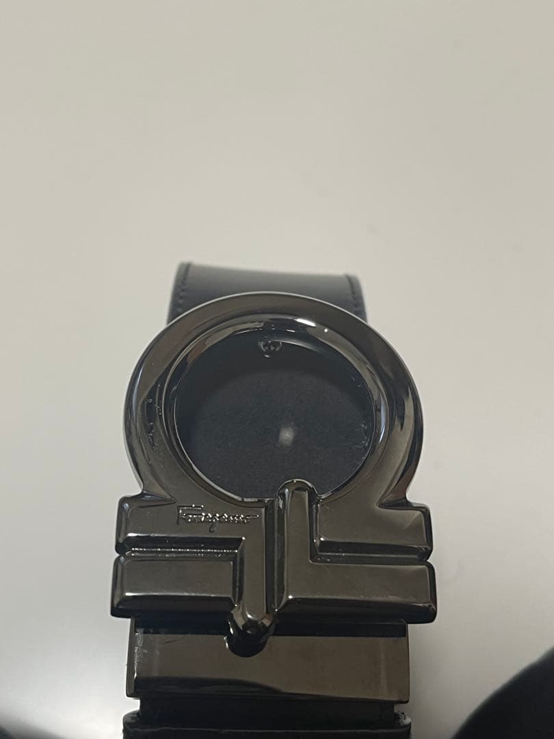 フェラガモ　ブラックレザー ベルト シルバーバックル