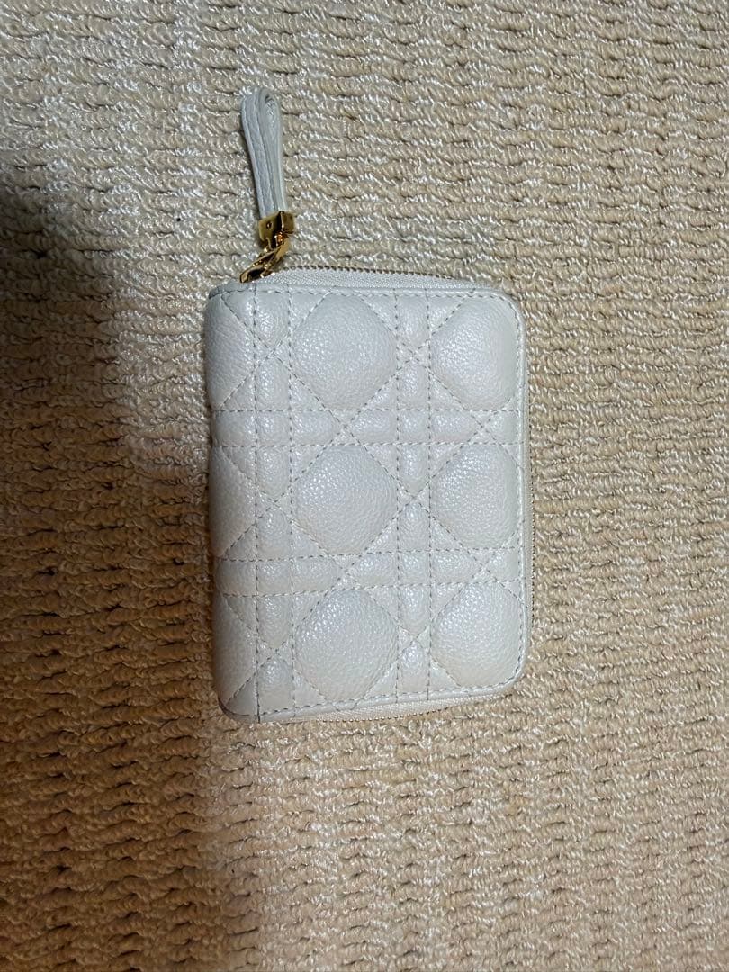 Dior 二つ折り財布 ホワイト キルティング