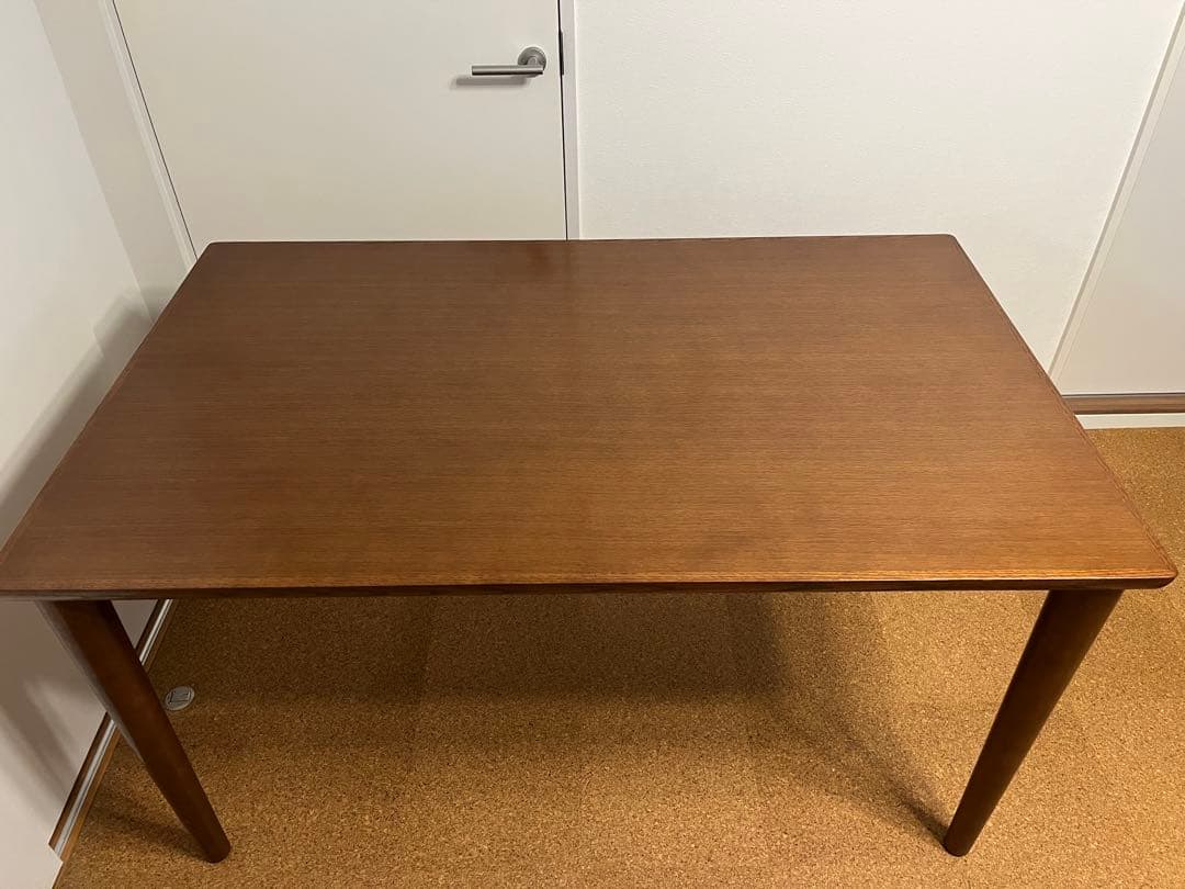 カリモク60 ダイニングテーブル　ウォールナット　1300