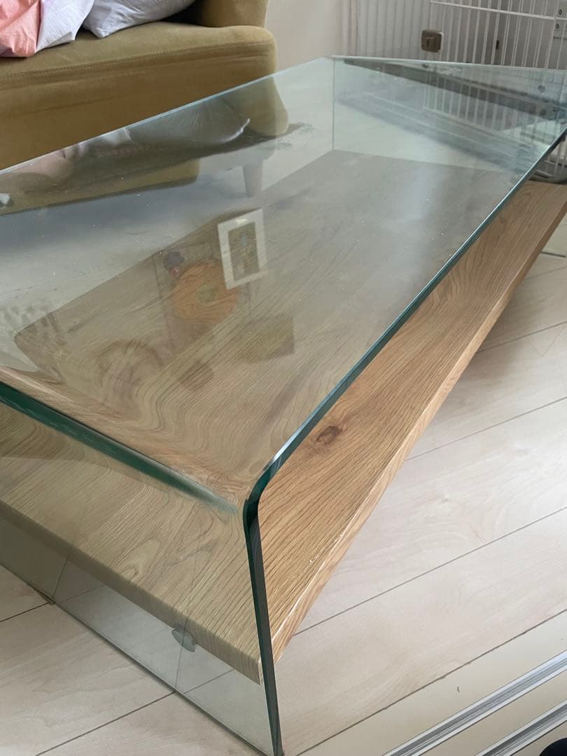 ①木製の長方形ガラステーブル