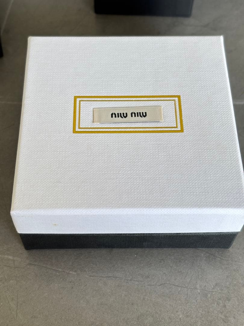 MIU MIU ヘアピン 2個セット　正規品&直営店