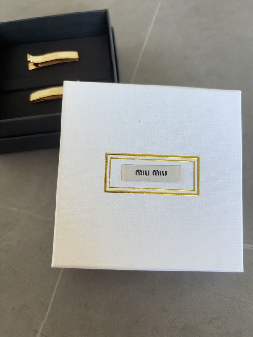 MIU MIU ヘアピン 2個セット　正規品&直営店