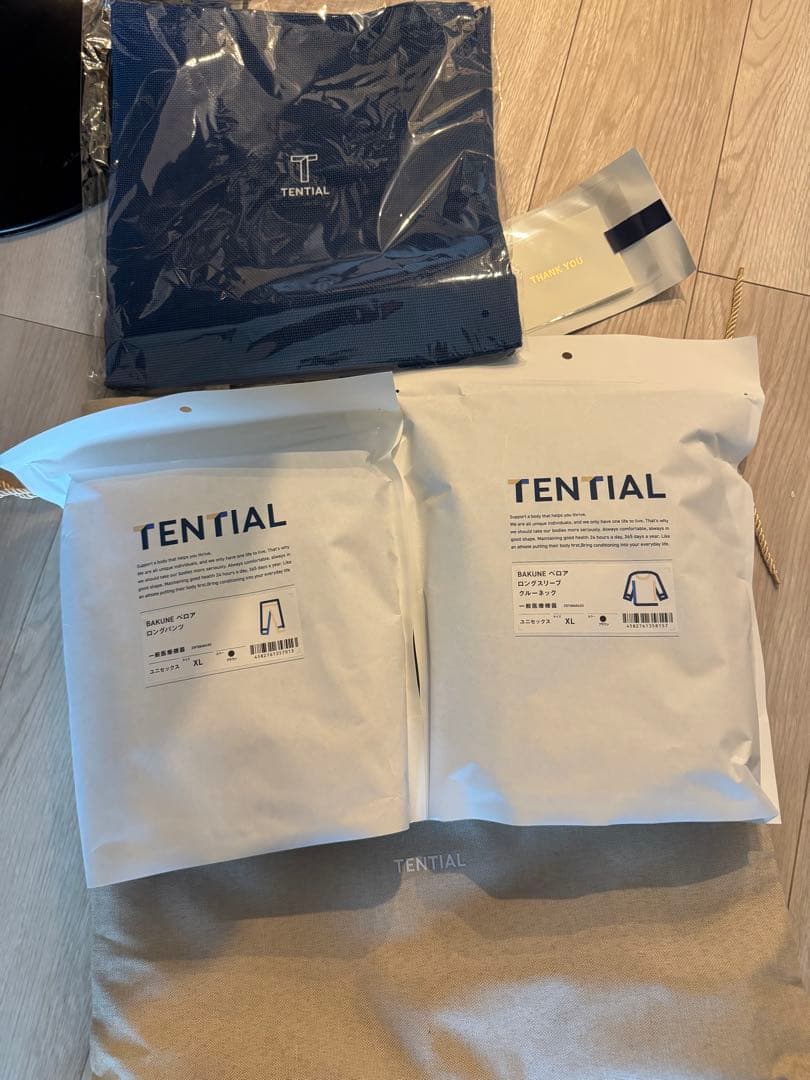 【新品】TENTIAL BAKUNE ベロア上下セット　ユニセックス　XL