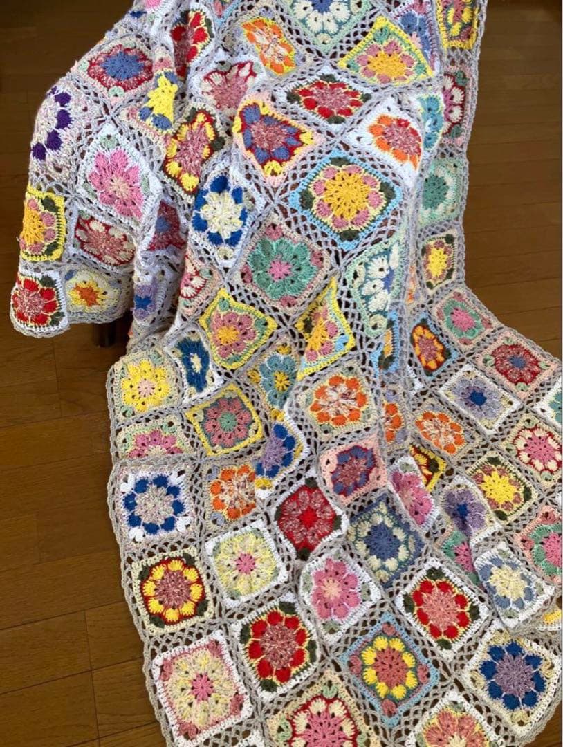 モチーフ編み　ベッドカバー