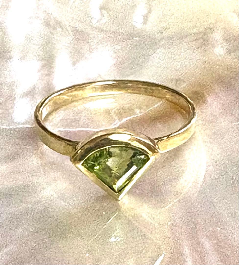 ペリドット扇形リング