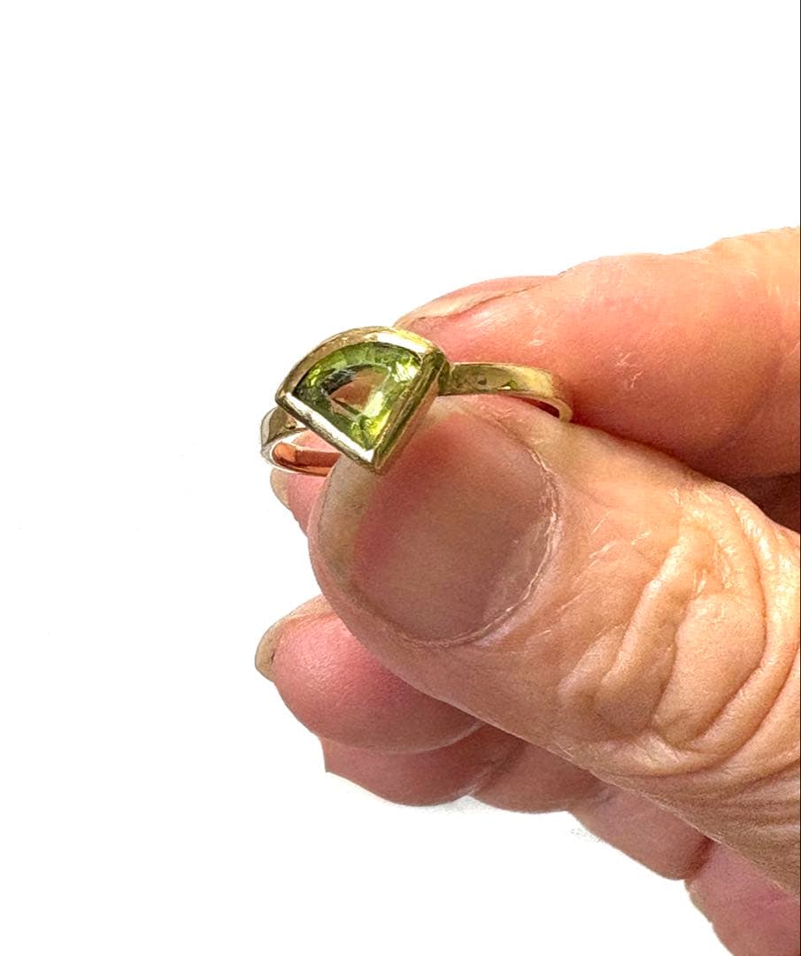 ペリドット扇形リング