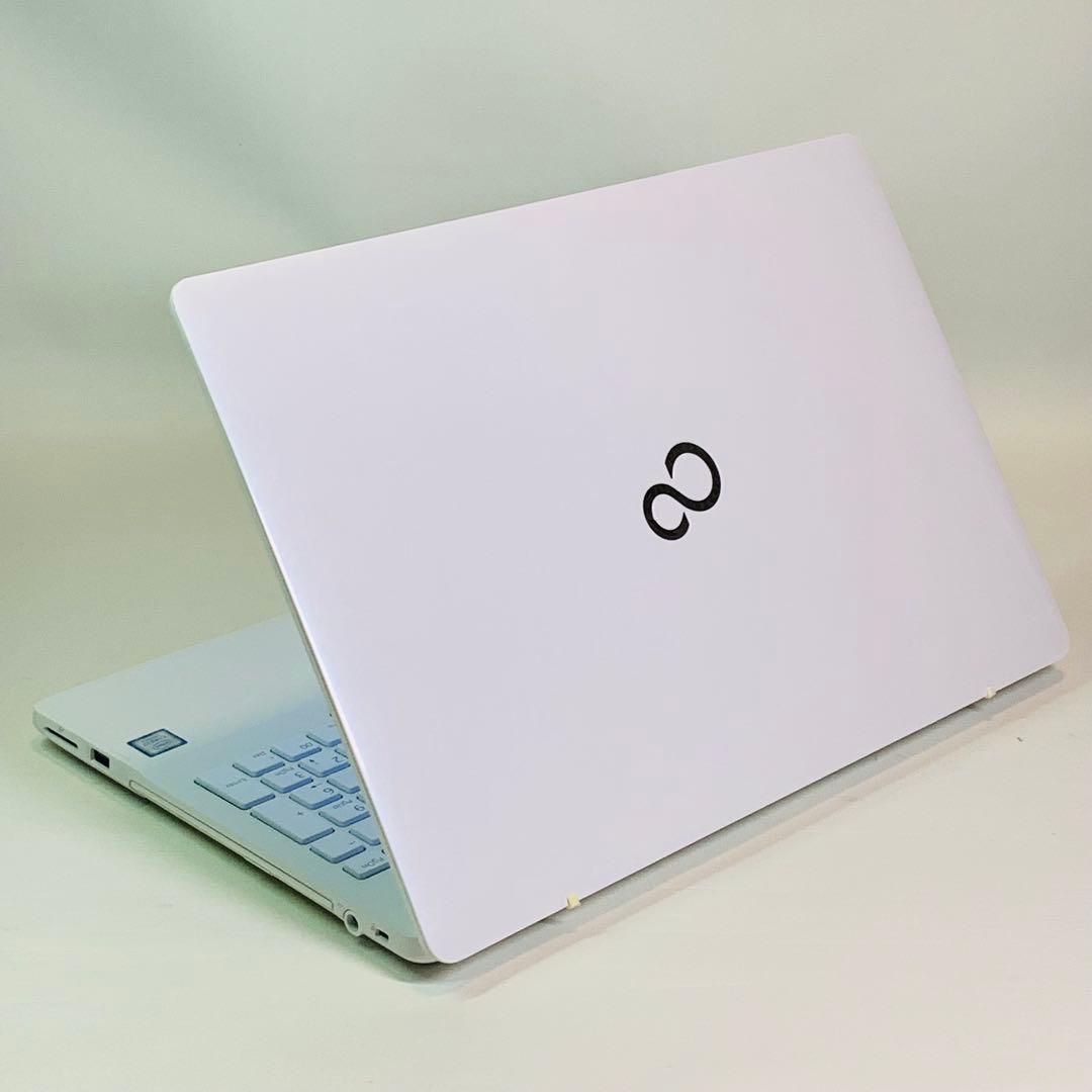 Core i7✨SSD1TB✨32GB✨カメラ✨ホワイト✨富士通✨ノートパソコン