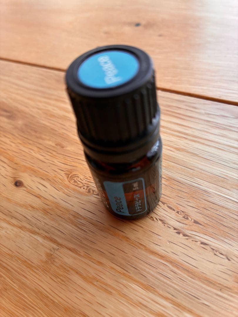 新品未開封doTERRA エッセンシャルオイル 25本セット　ケース付き