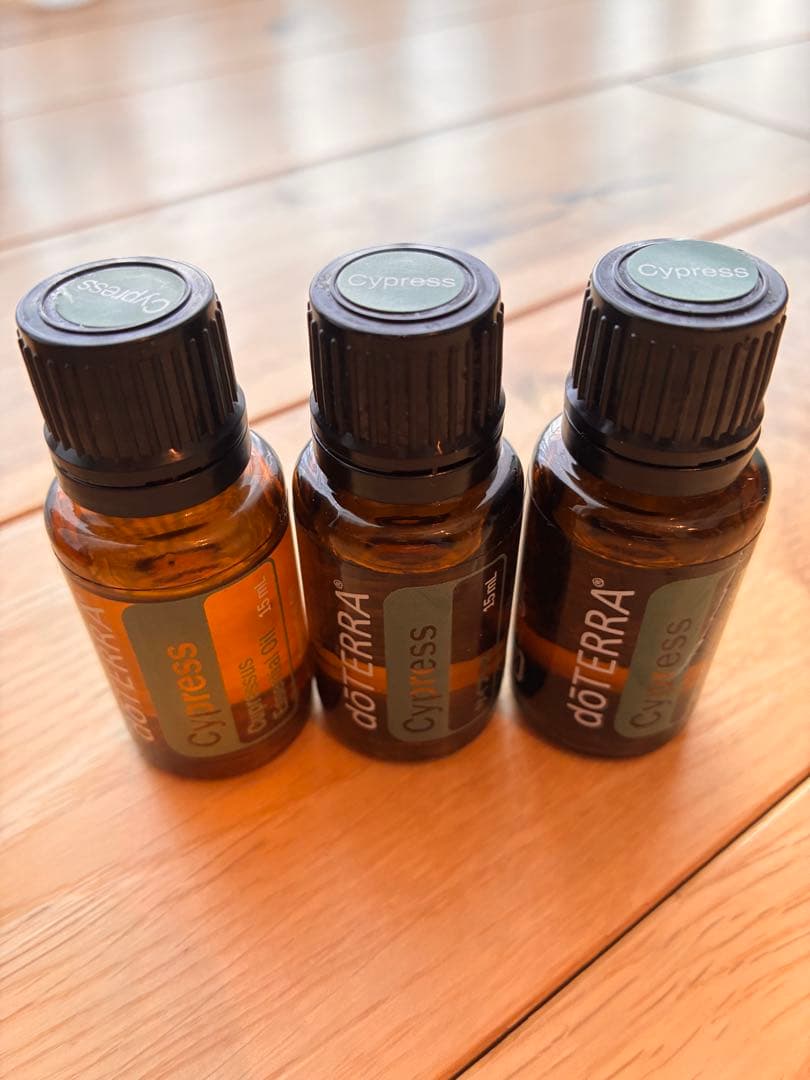 新品未開封doTERRA エッセンシャルオイル 25本セット　ケース付き
