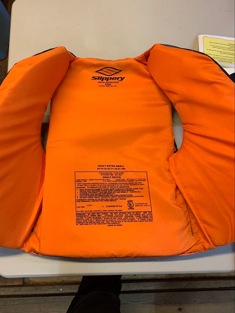 slippery ライフジャケット　大人用XS 送料無料
