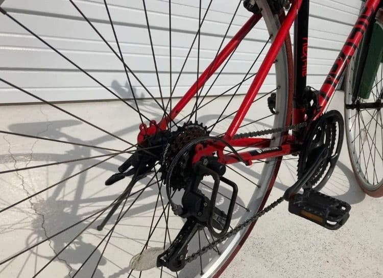 【引き取り限定】中古美品 赤いクロスバイク