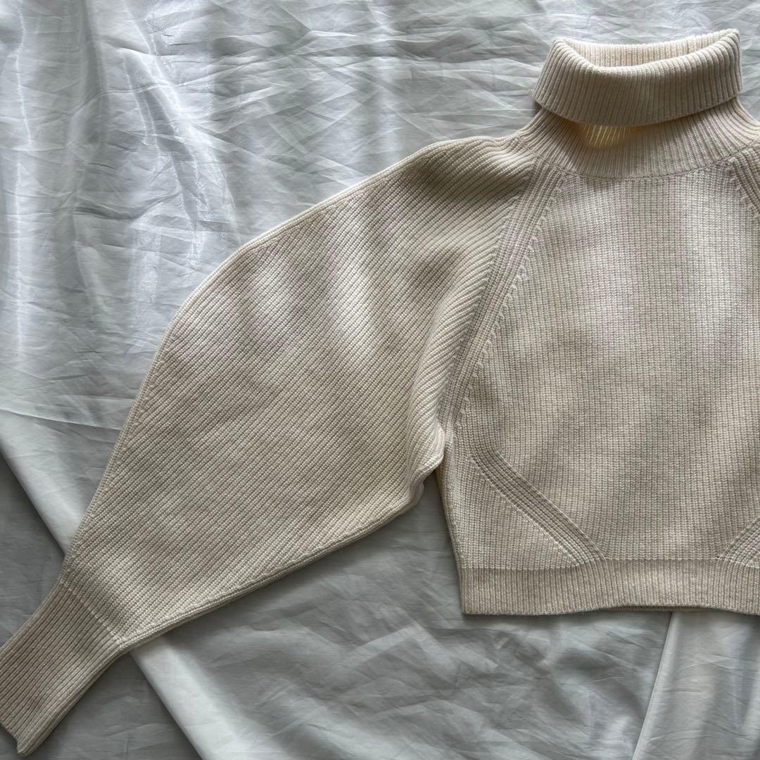 美品♡【Cygne】タートルニット コクーンスリーブ Rene クリーム 白