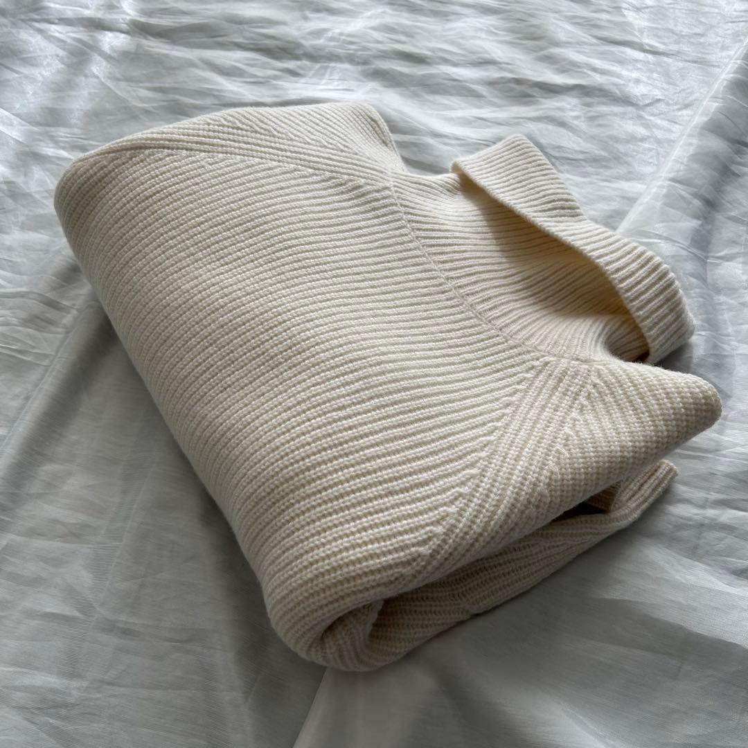 美品♡【Cygne】タートルニット コクーンスリーブ Rene クリーム 白