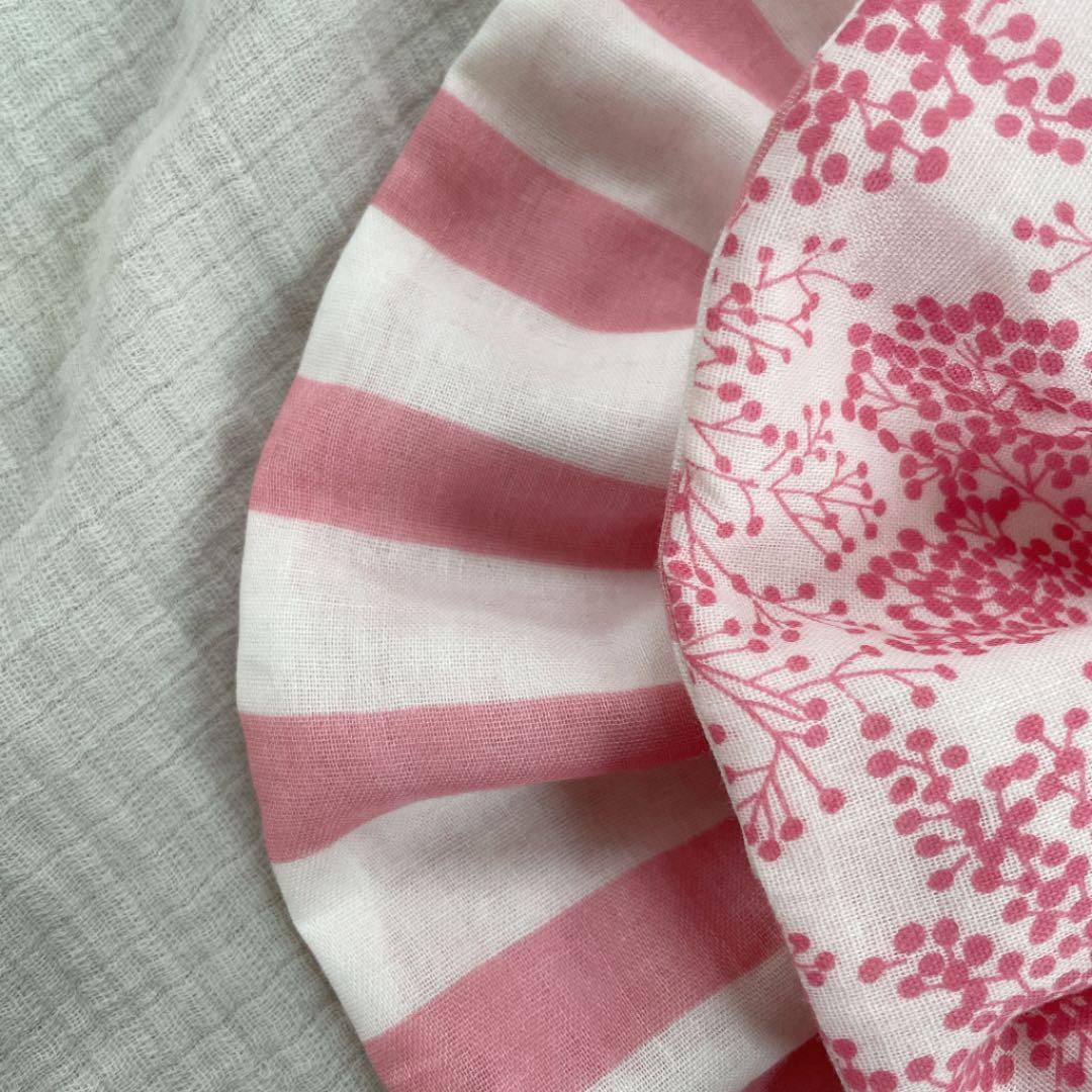 再販★ピンクストライプ×ピンクミモザ★ ハンドメイド　リバーシブル　スタイ