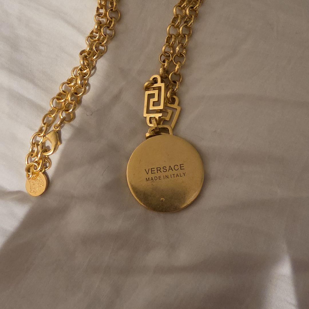 ヴェルサーチネックレス