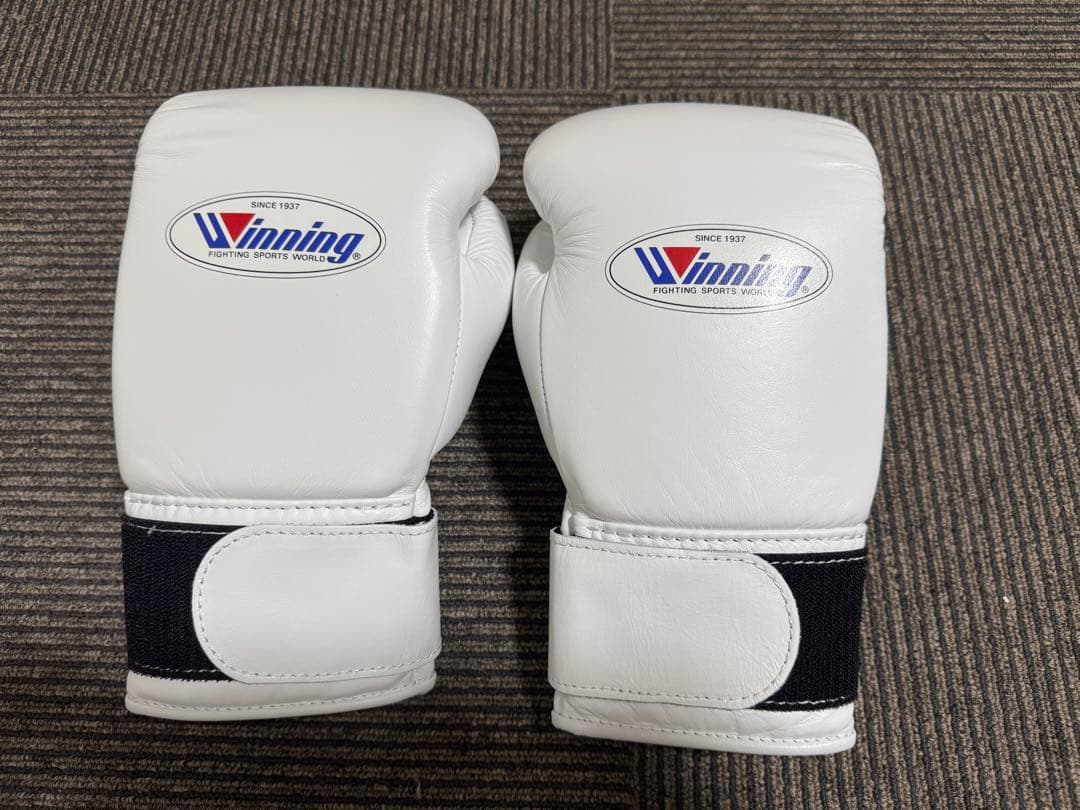 〔ウイニング〕Winning ボクシンググローブ マジックテープ8oz ホワイト