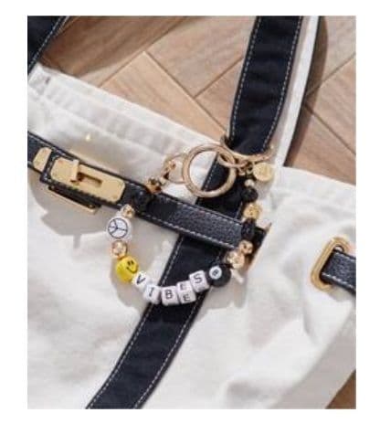 VENESSA ARIZAGA 別注VIBESビーズ付きキーホルダー