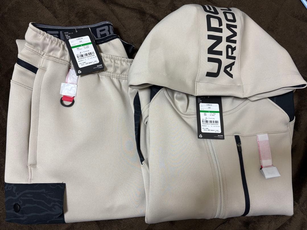 UNDER ARMOUR トレーニングウェア　セットアップ　上下セット