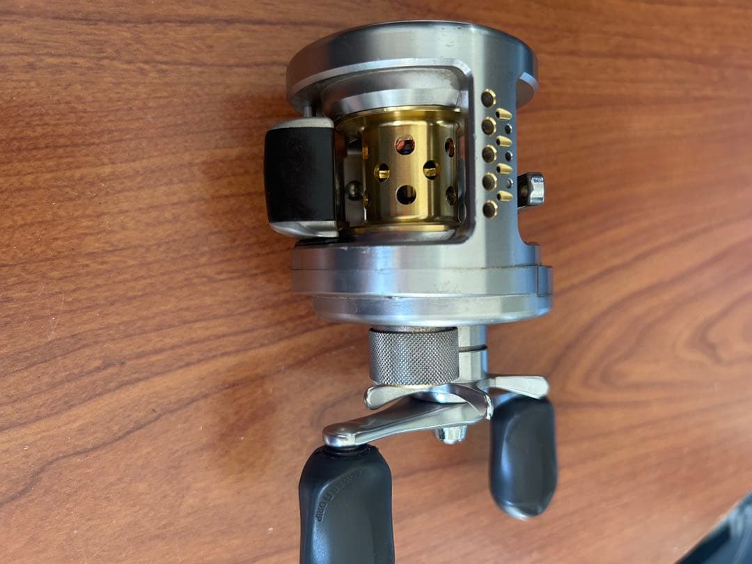 リール SHIMANO CALCUTTA CONQUEST 100 dc