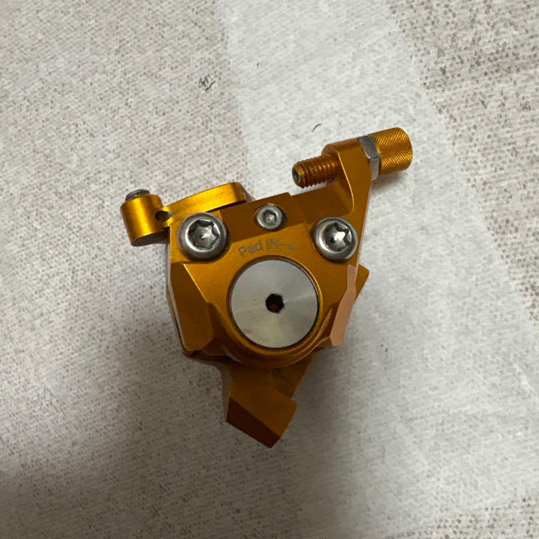 EQUAL ブレーキキャリパー オレンジ