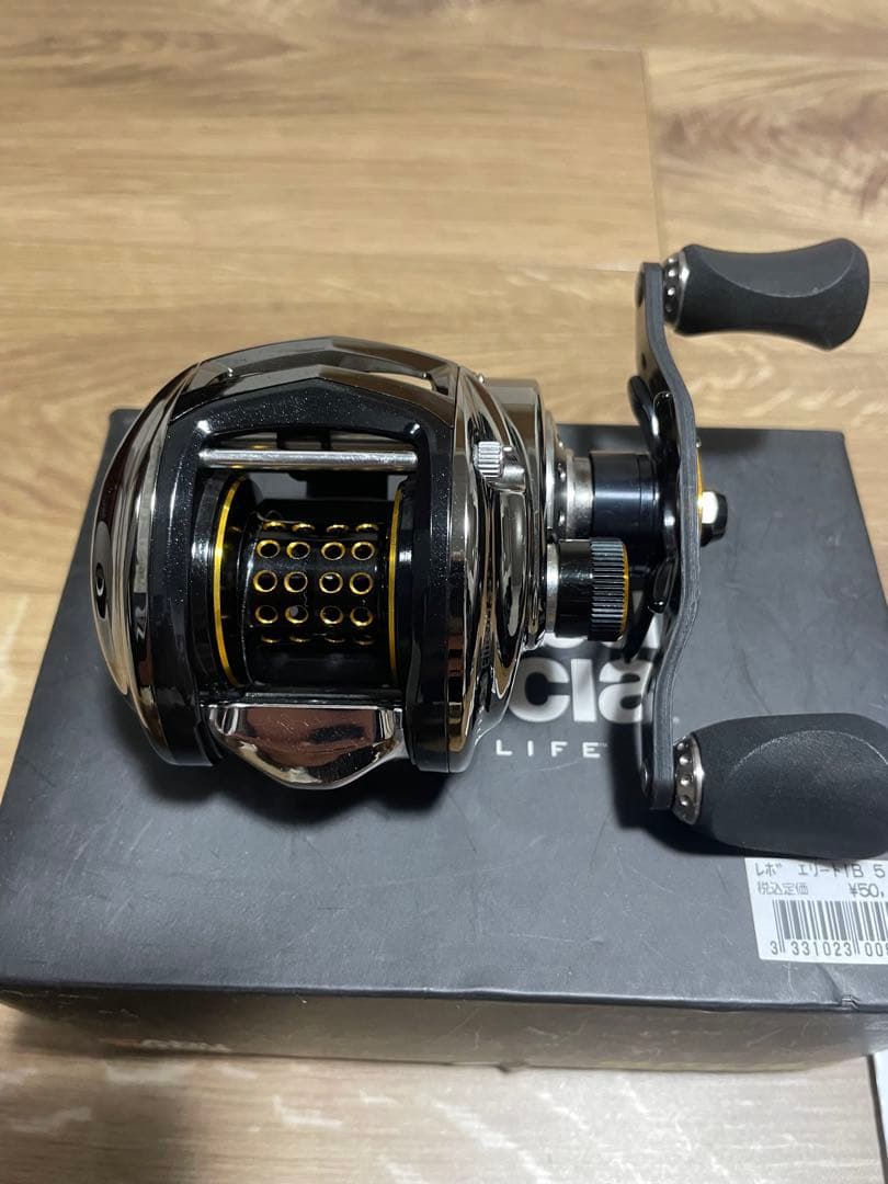 アブガルシア レボエリート IB5 ベイトリール REVO 右巻き