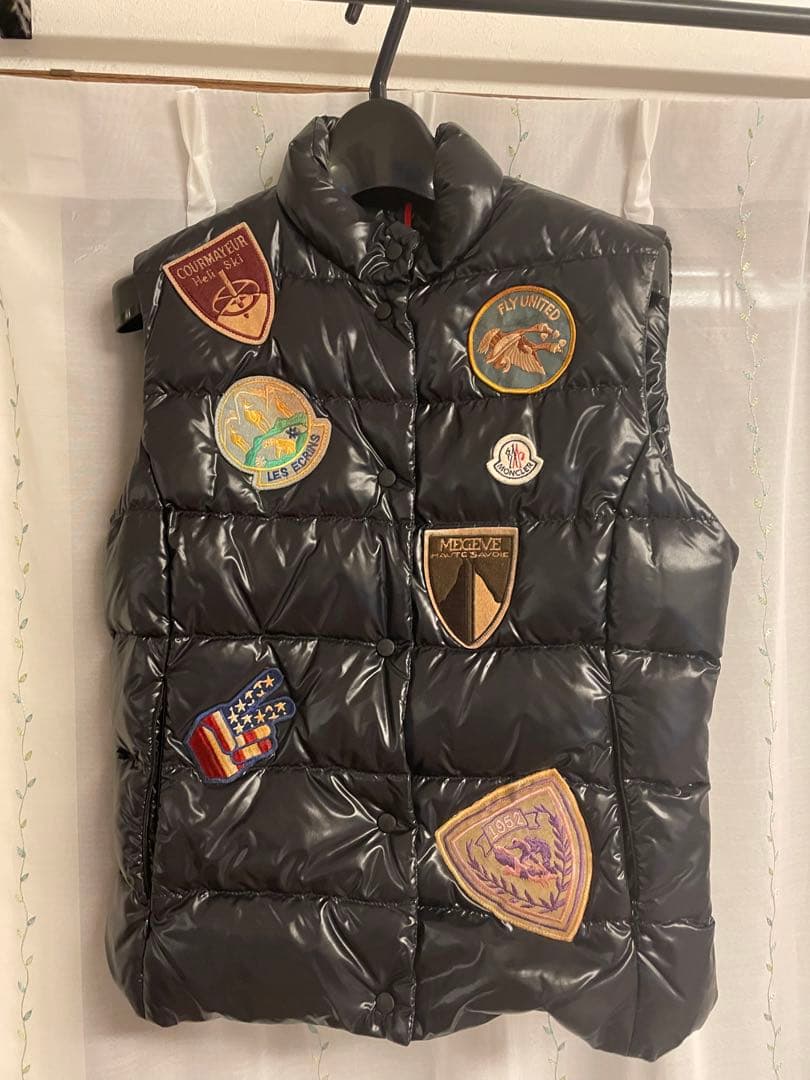 未使用級☆希少　モンクレール（MONCLER）ダウンベスト