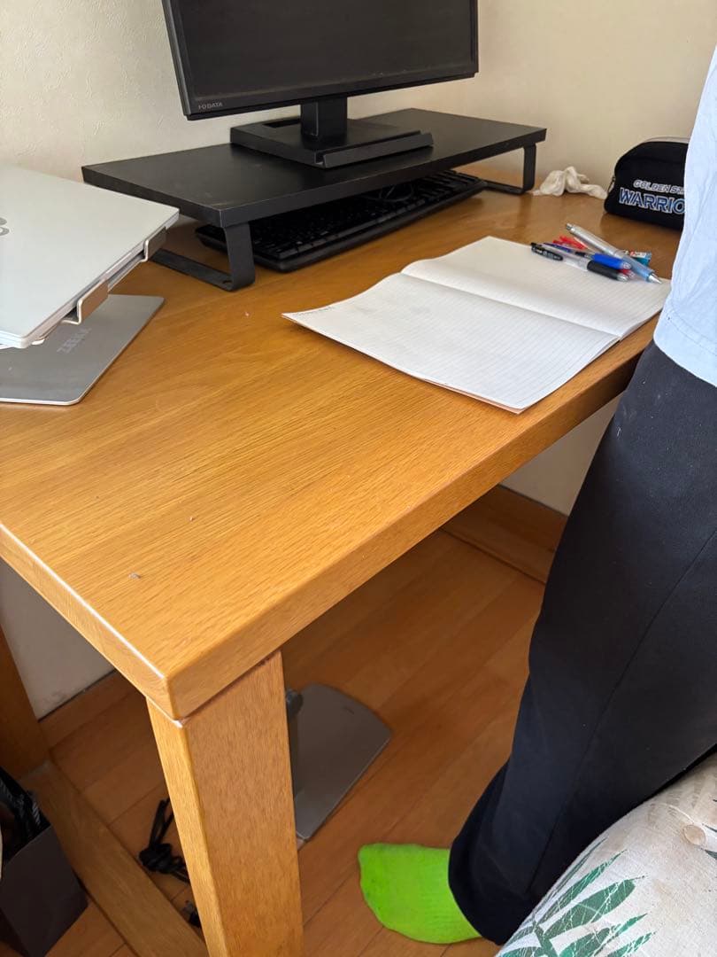 パソコン台にも。岐阜産の机