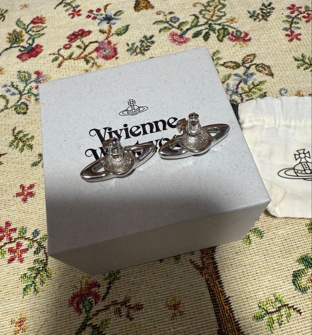 VivienneWestwood ミニバスレリーフピアス