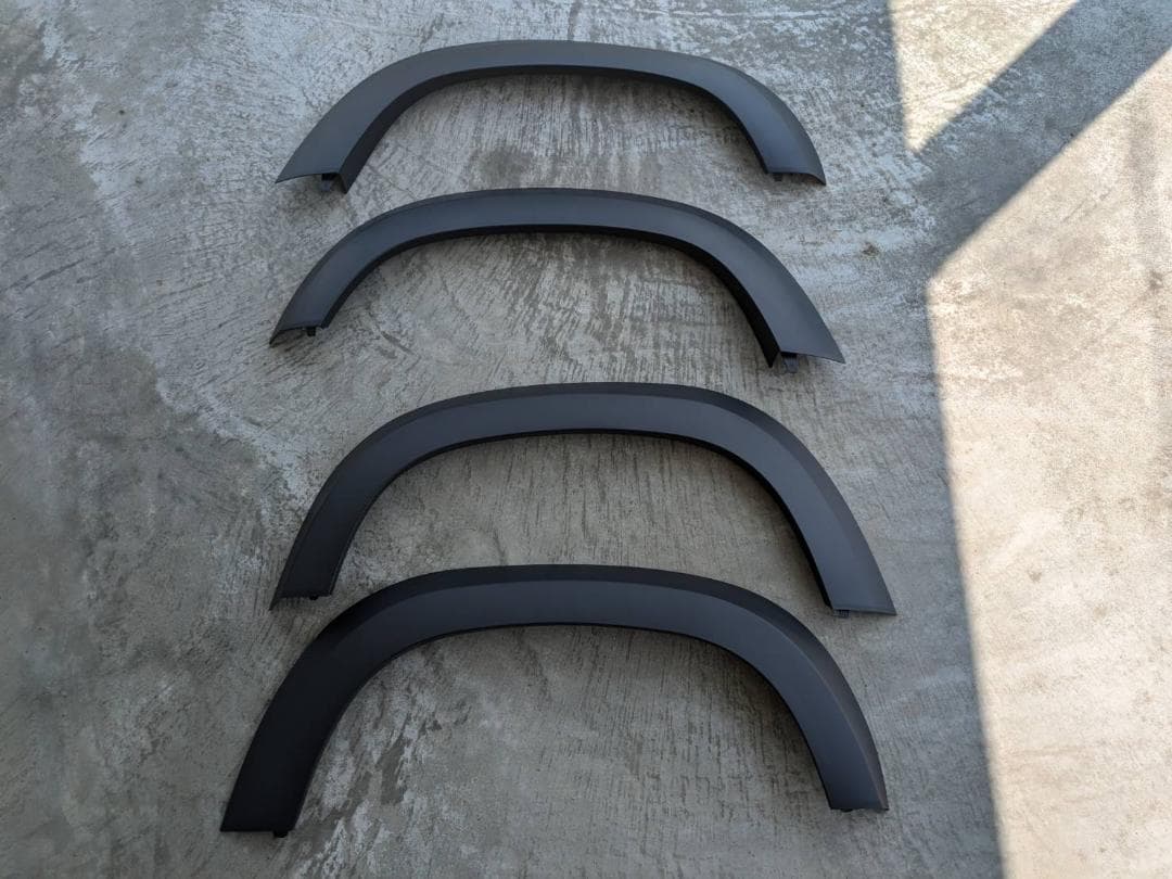 【新品未使用】ランドローバー DEFENDER 90用 オーバーフェンダー