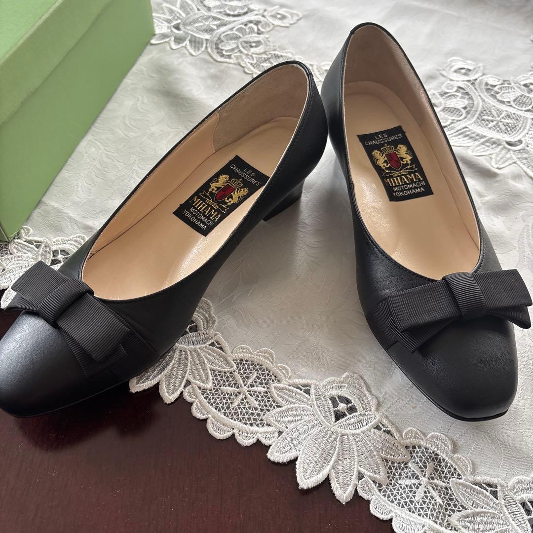 MIHAMA リボン付き ブラックパンプス