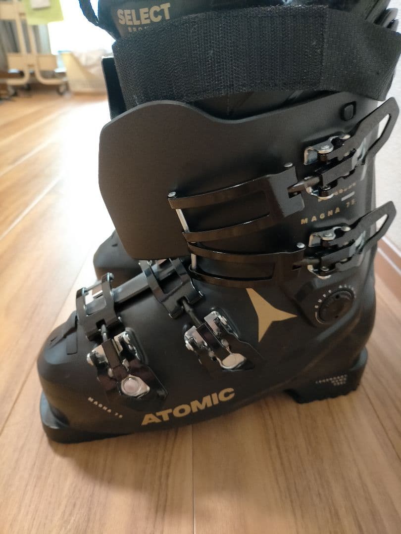 ATOMIC HAWX MAGNA75スキーブーツ　女性用24-24.5cm