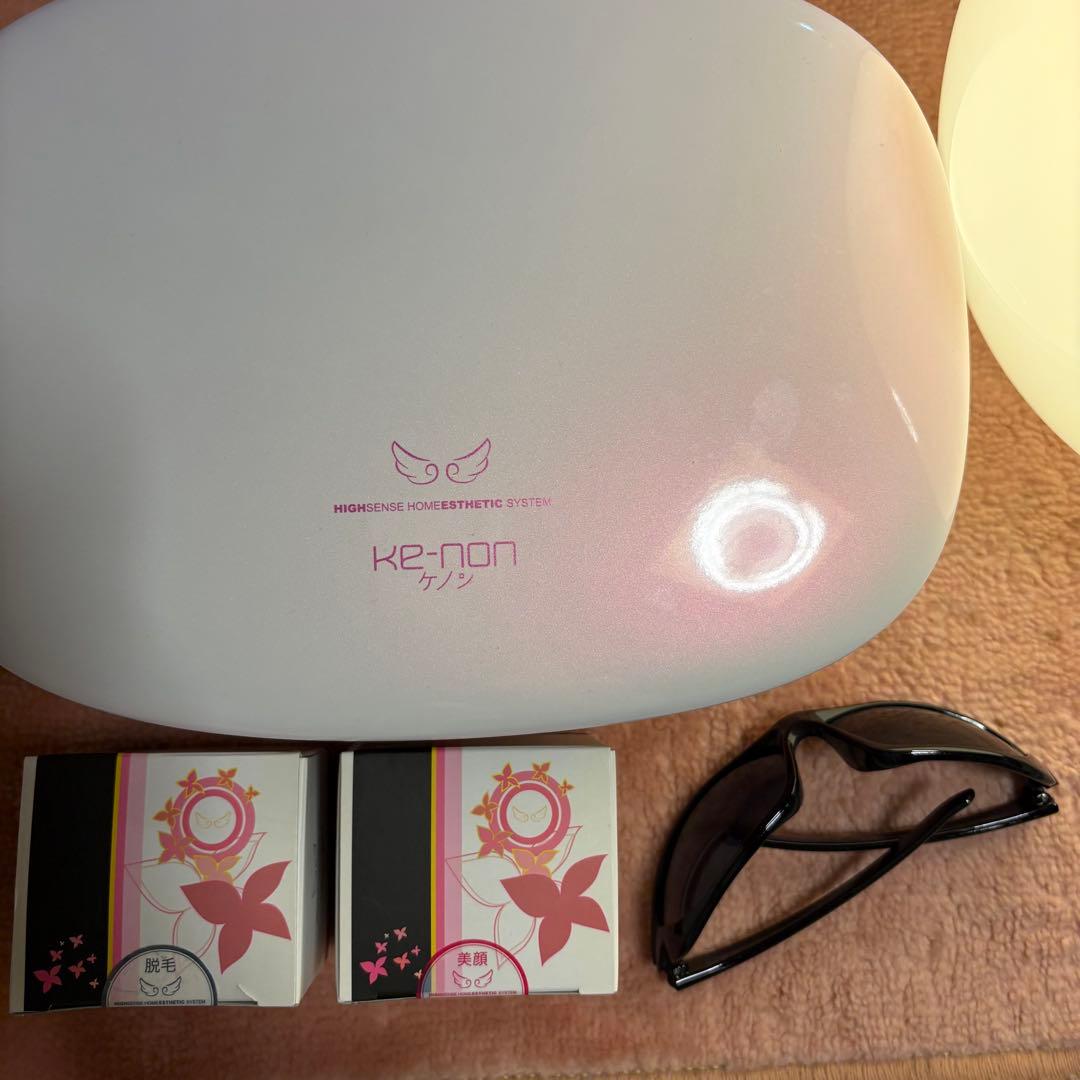【超美品】【99.5%残】ke-non 脱毛器 ホワイト カートリッジ２個付！