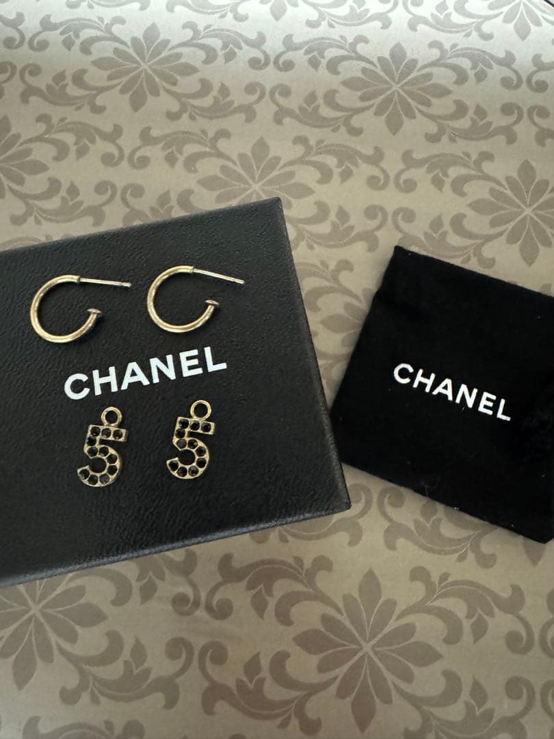 正規品♡シャネルロゴピアス ココマーク/no.5 CHANELゴールド黒ブラック