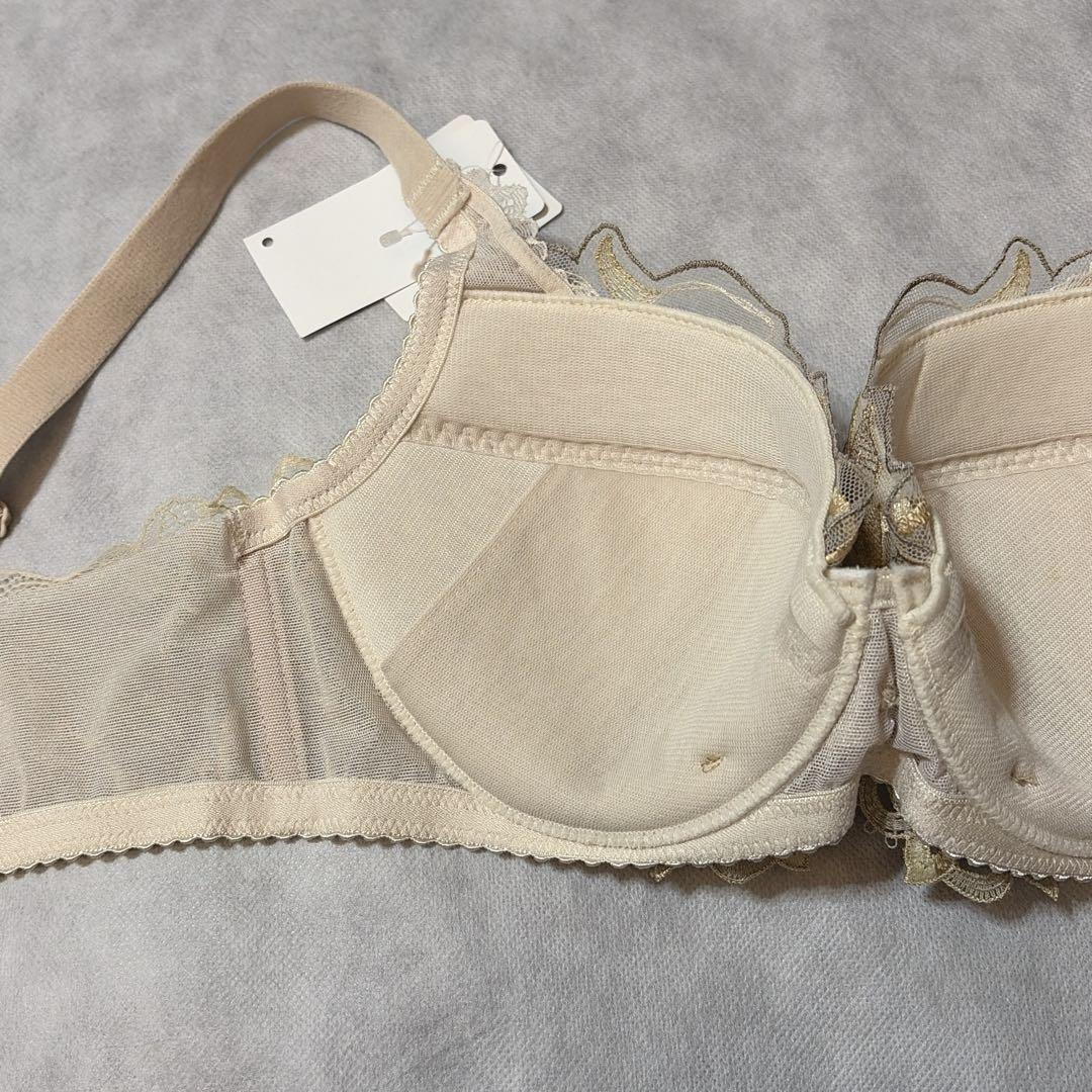 ワコール　ラゼ　ブラジャー＆ショーツ　D70　新品　匿名配送　ベージュ系