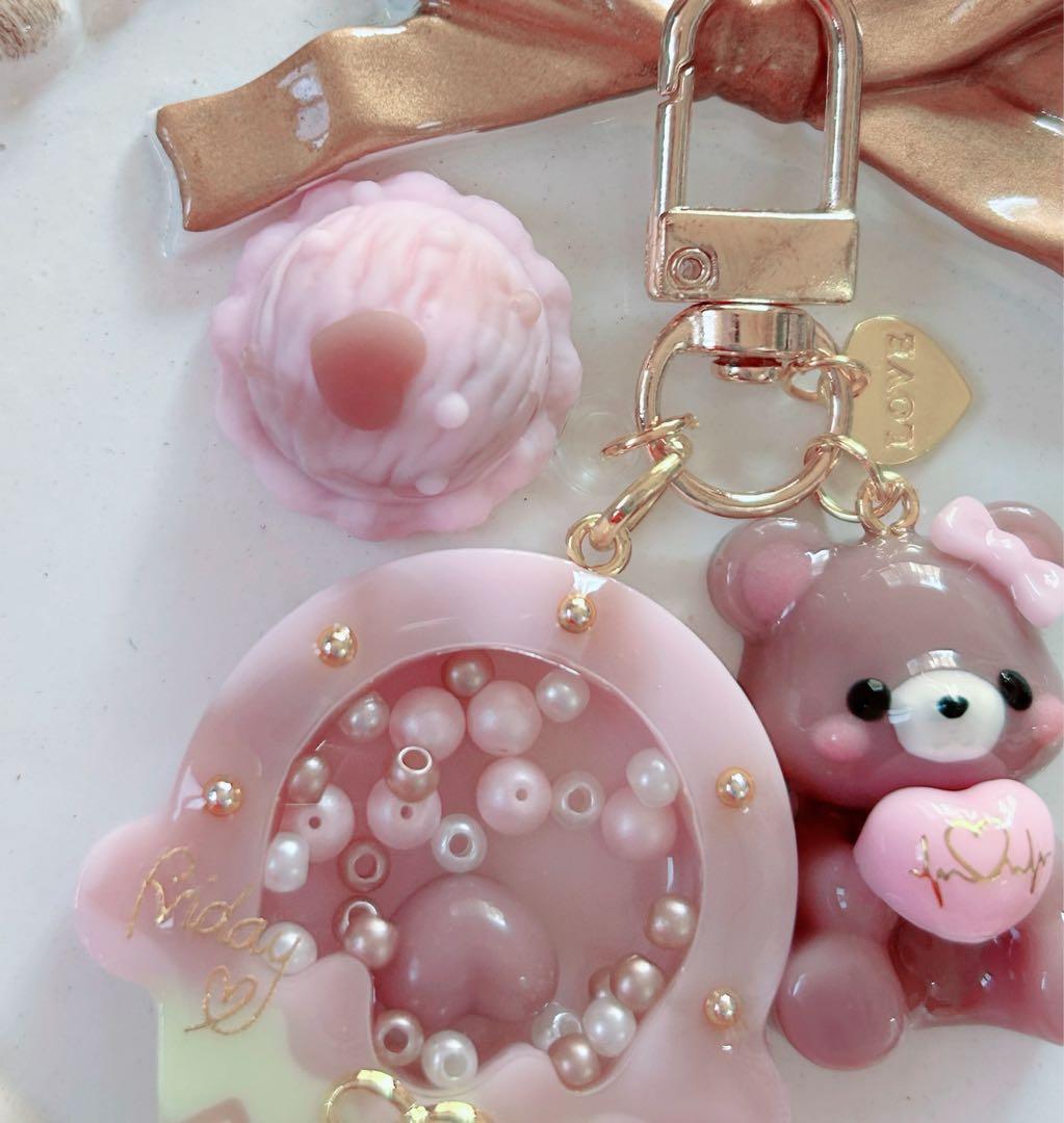 レジンキーホルダー　シェイカー　アイスクリーム　クマちゃん　リボン付き