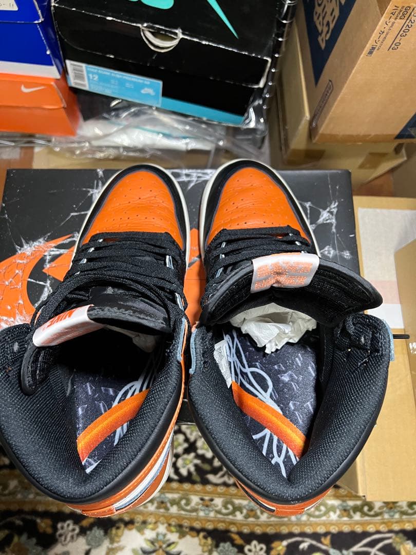 バ*ズ様 Nike Air Jordan 1 Retro High OG シャタ