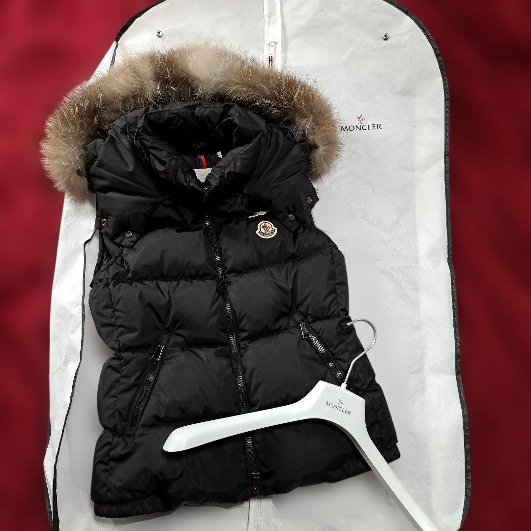 モンクレールダウンベスト 希少モデル
