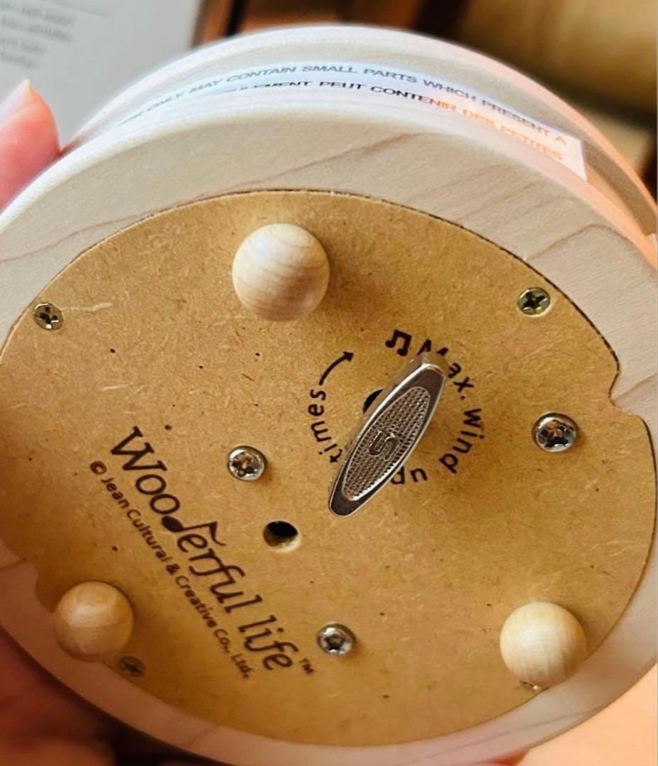 新品箱入り、木製メリーゴーランドオルゴール