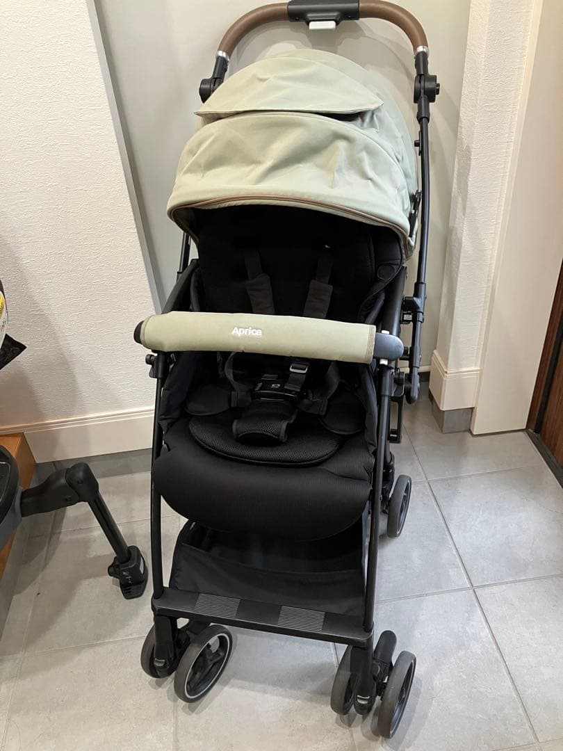 専用ページApricaベビーカーラクーナクッションフリープラススモーキーグリーン