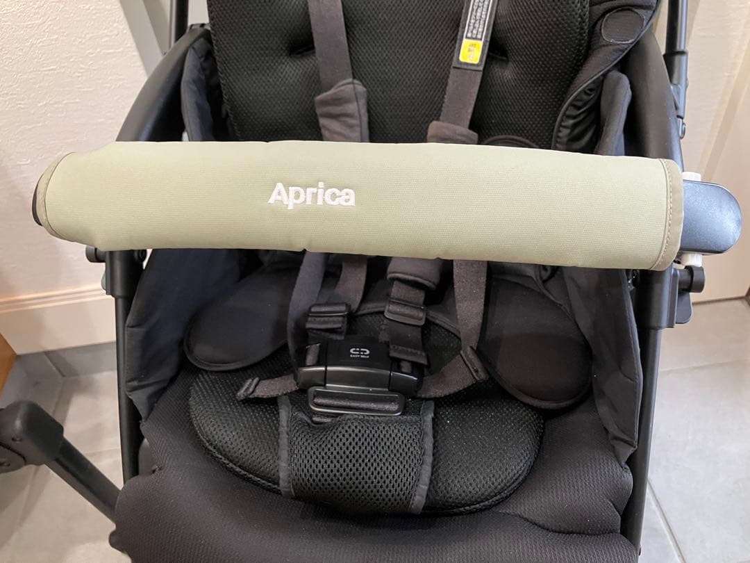 専用ページApricaベビーカーラクーナクッションフリープラススモーキーグリーン
