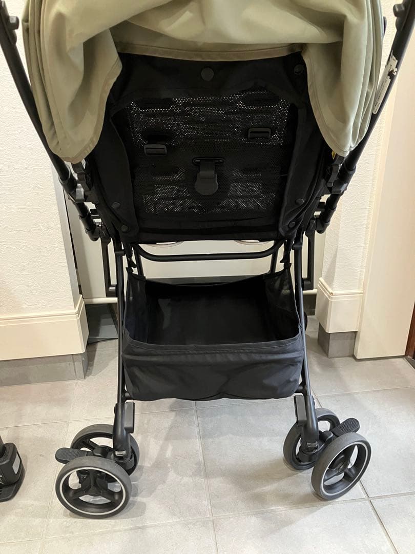 専用ページApricaベビーカーラクーナクッションフリープラススモーキーグリーン